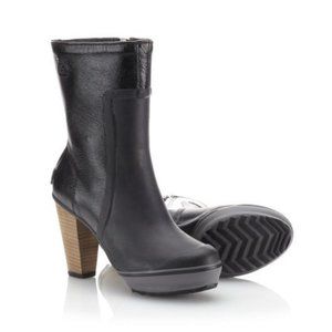 Sorel Medina Waterproof Platformed Rain Boots (11) Black leather and Rubber.